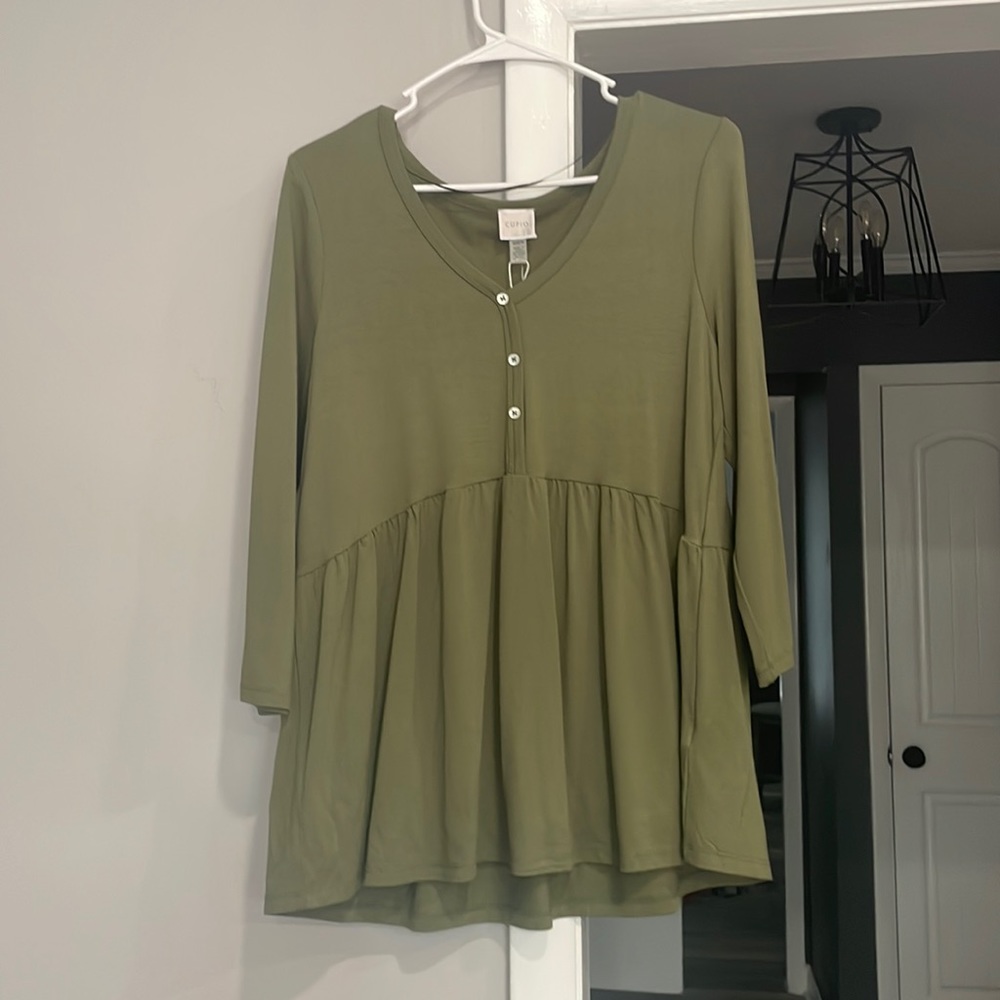Womens size medium CUPIO babydoll style top. Brand new with tags!!